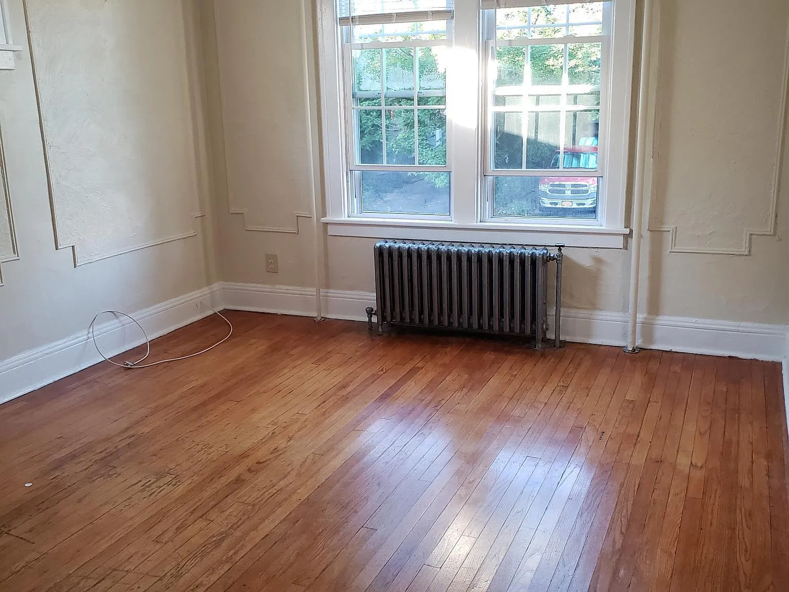 20 Edison Ave — Photo 2