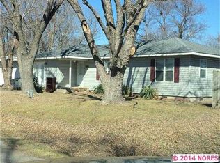 320 S Gray Pl, Chouteau, OK 74337