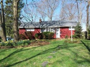 667 Parkside Blvd, Massapequa, NY 11758