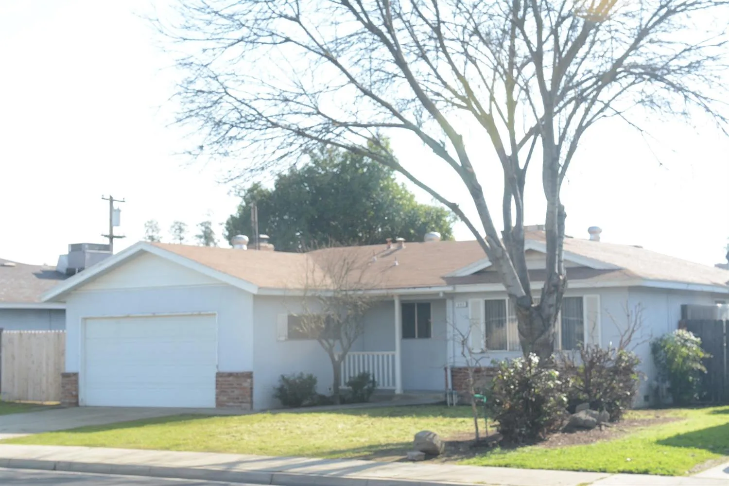 562 W Rialto Ave photo 1