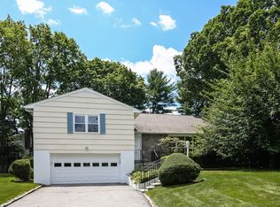 57 Harbor Ln, New Rochelle, NY 10805