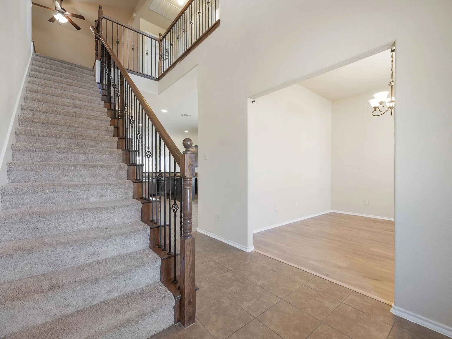 4 bed, 2743 sqft, $2,700 — Photo 3