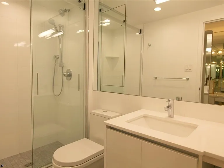2700 Atlantic Ave #602 — Photo 4