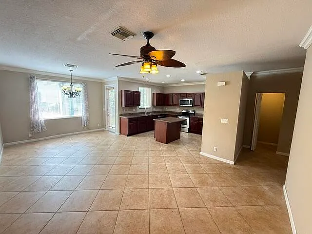 3075 N Evergreen Cir — Photo 4
