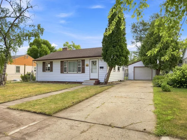 1408 13th St N, Moorhead, MN 56560