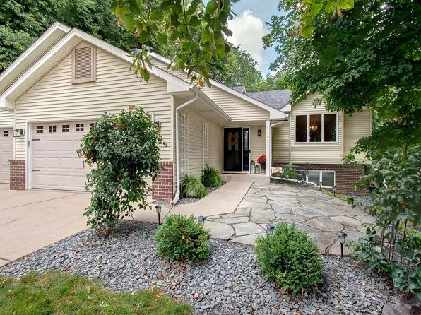 1217 Cherrywood Dr NE, New Prague, MN 56071