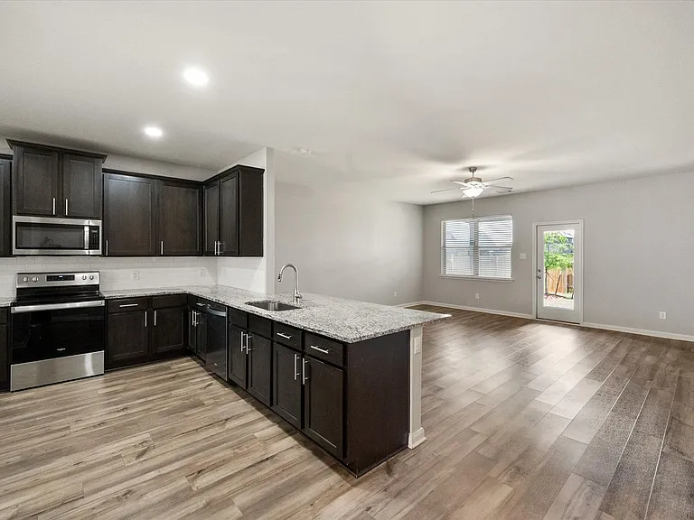 4004 Millau Ln — Photo 12