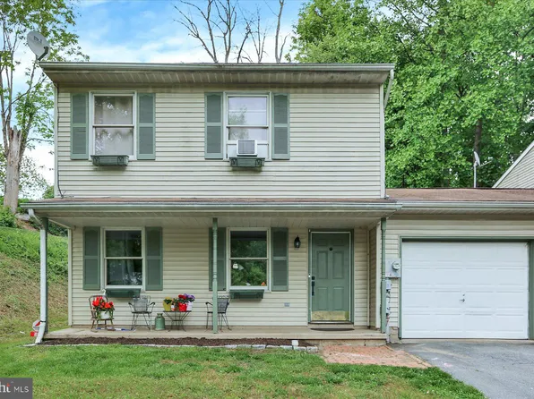 46 Sunrise Ter, Millersville, PA 17551
