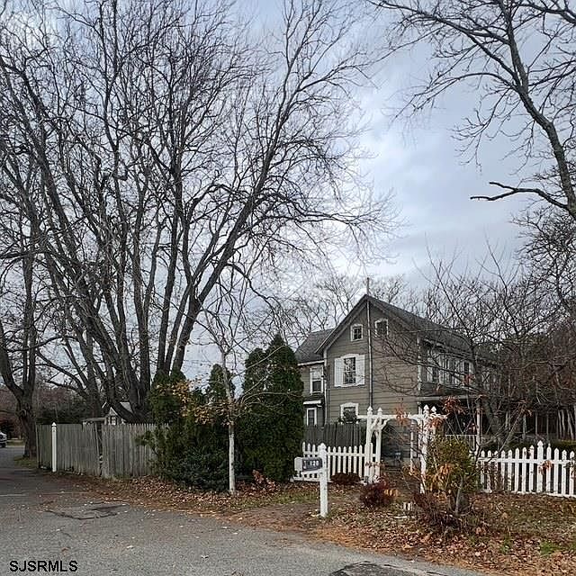 1st image of 126 Bartlett Ave