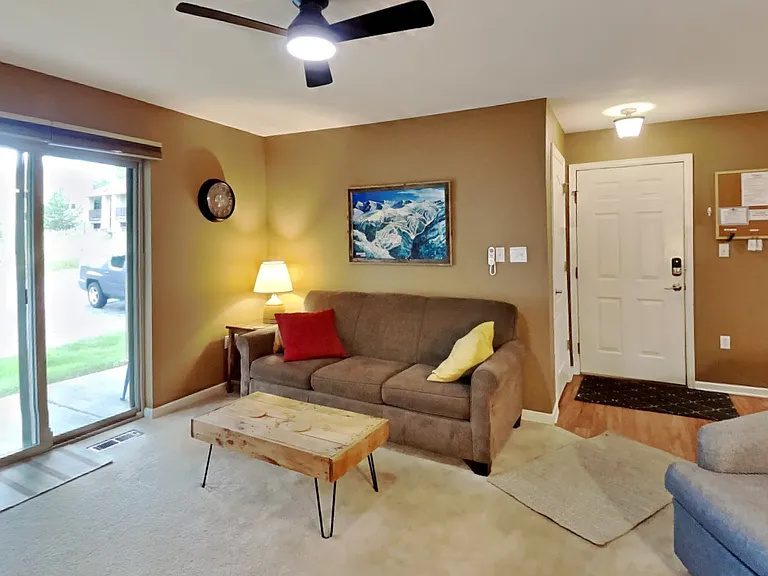 1509 Point Dr — Photo 5