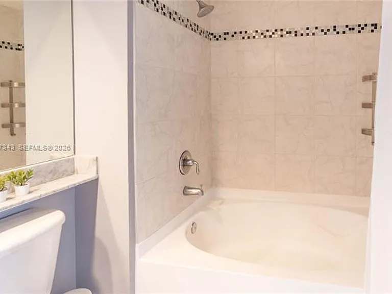 18800 NE 29th Ave #614 — Photo 12