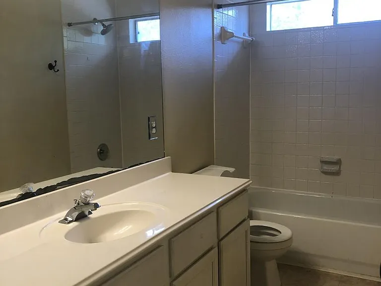 2110 Highland Bay Ct — Photo 22