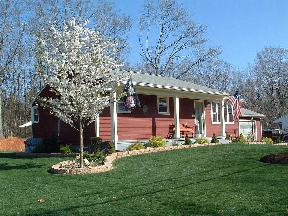 Side view of front yard 