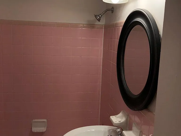 Another photo of bathroom.