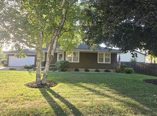 315 Hitt St, Utica, IL 61373