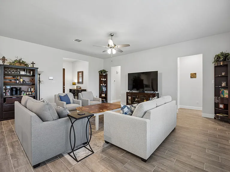 1009 Moss Grove Trl — Photo 11