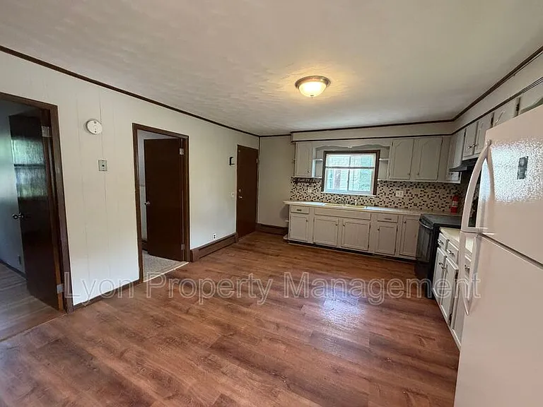 401 Broad St #403 — Photo 5