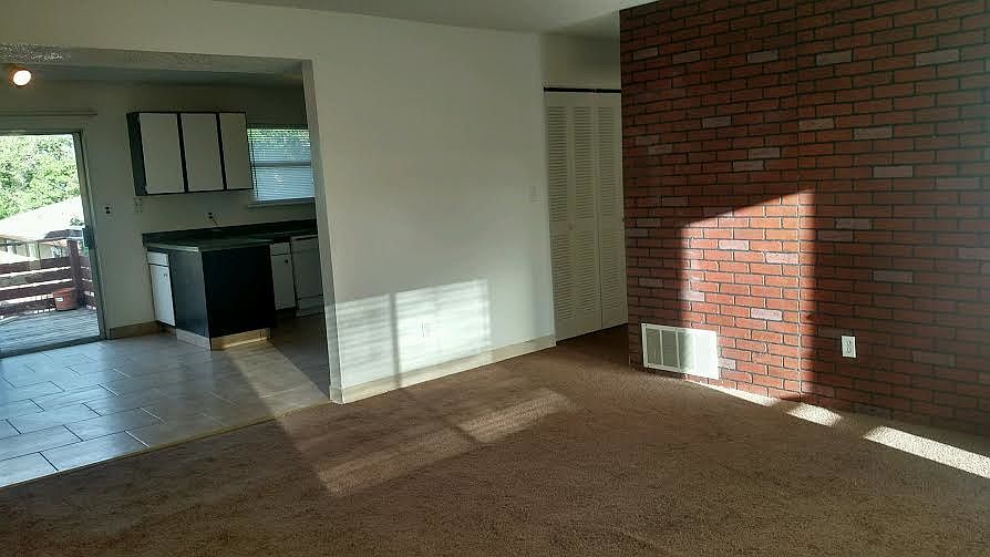 2nd image of 2704 Vinewood Ln