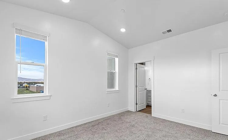 536 N 130 E #204 — Photo 8