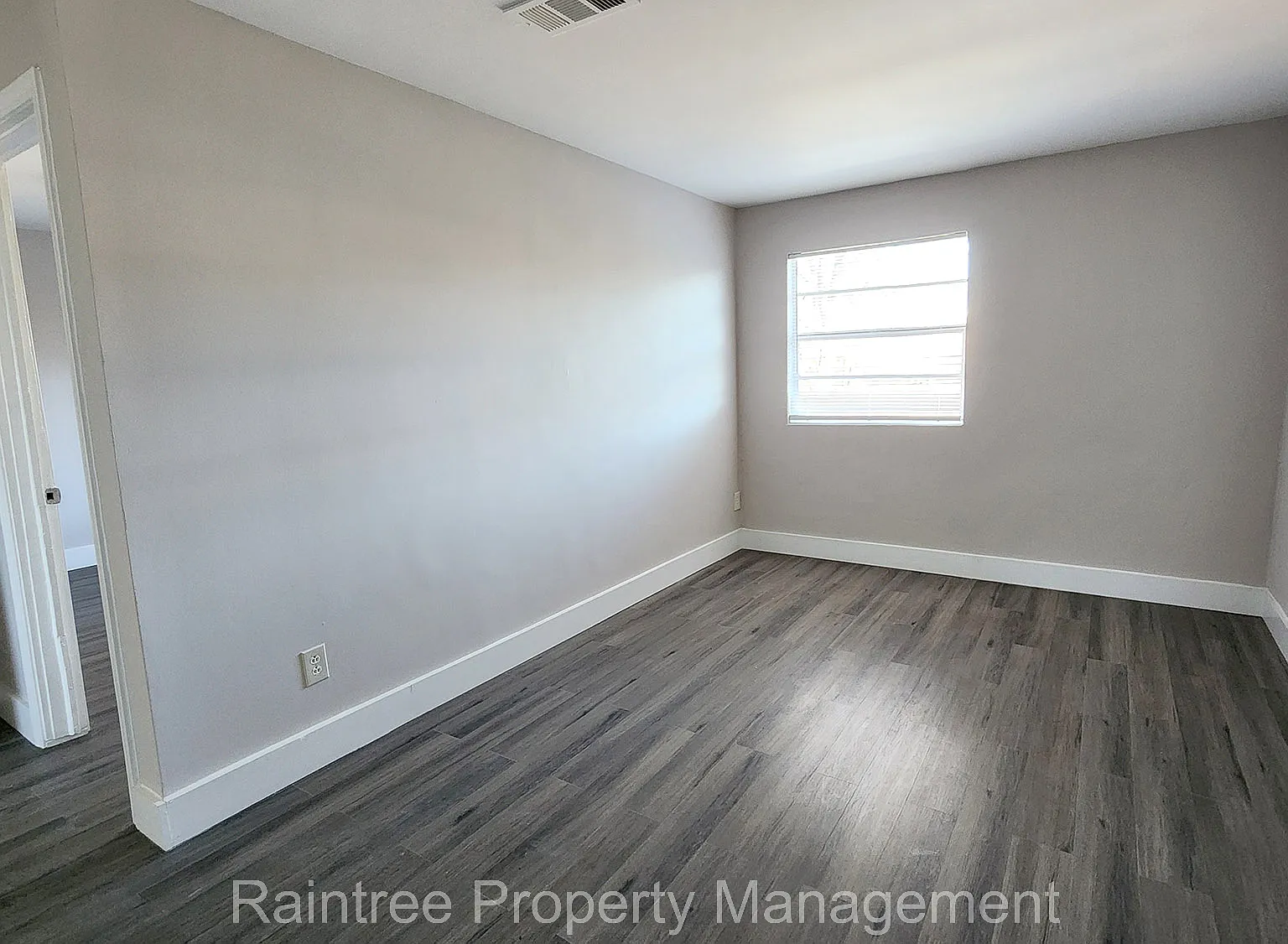 2 bed, 800 sqft, $1,250 — Photo 2