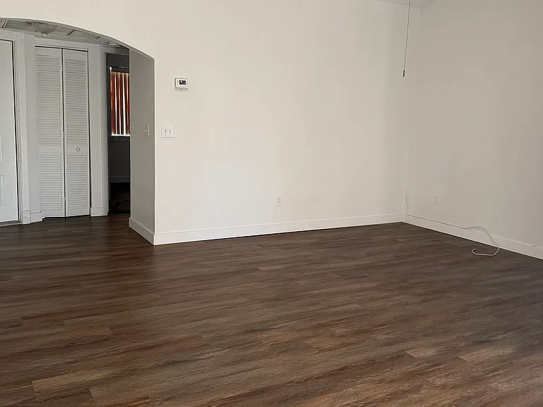 1077 Washington Cir #A — Photo 11