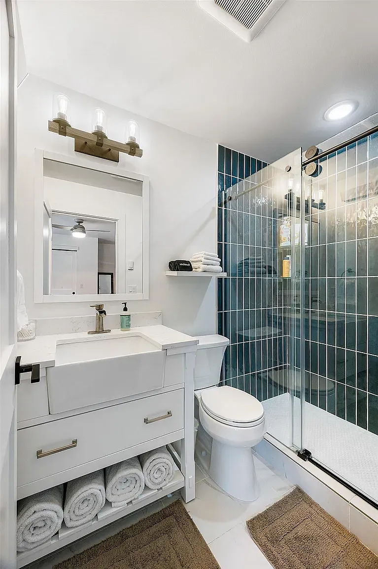 1 bed, 700 sqft, $2,300 — Photo 3