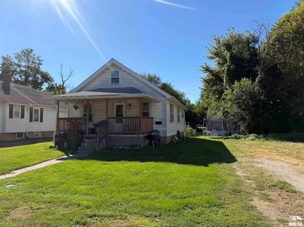 218 Franklin St, East Peoria, IL 61611