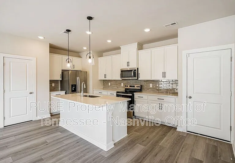 3889 Northbrook Dr — Photo 29