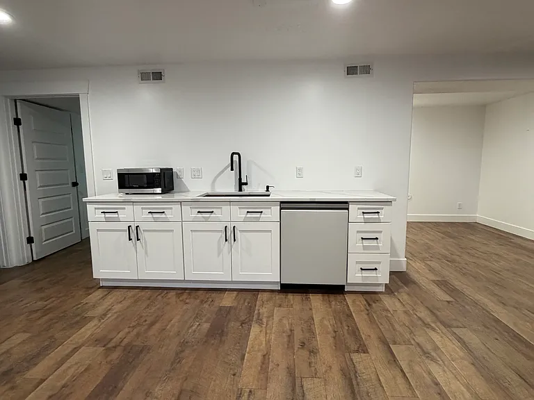 923 W 2100 N — Photo 11