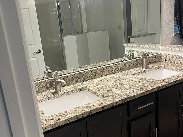 107 S Roma Way — Photo 18