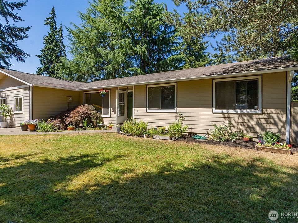 1st image of 1225 Solar Court NE