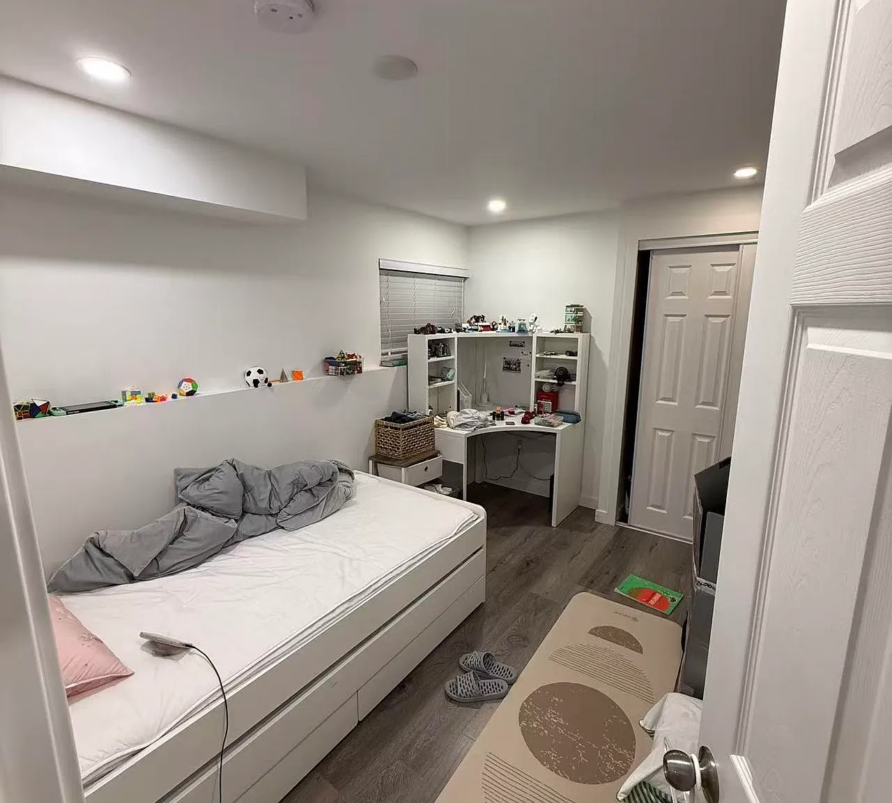 2 bed, 1000 sqft, $2,200 — Photo 2