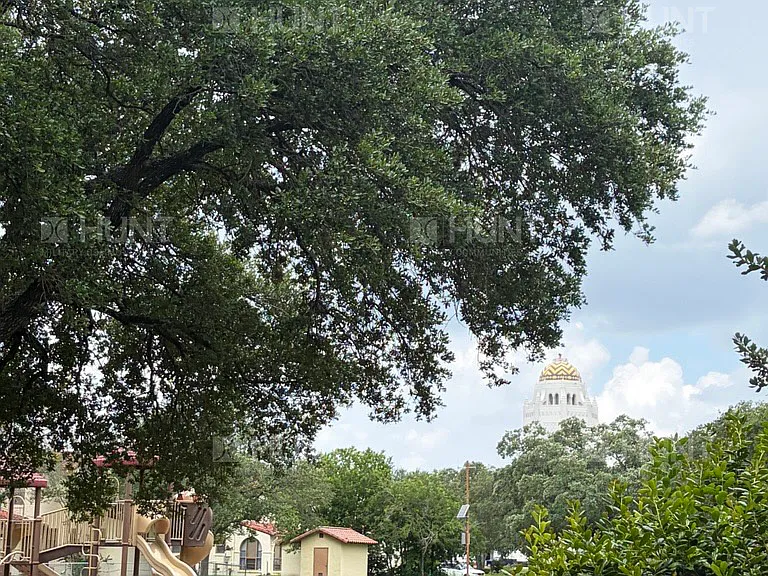 1 E Park Ln #321 — Photo 33