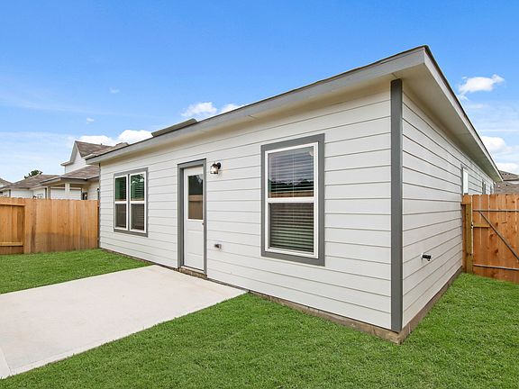 4th image of 26215 Park Cove Ln