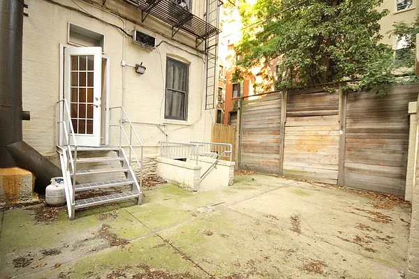 Rented by Dynamik Realty | media 27