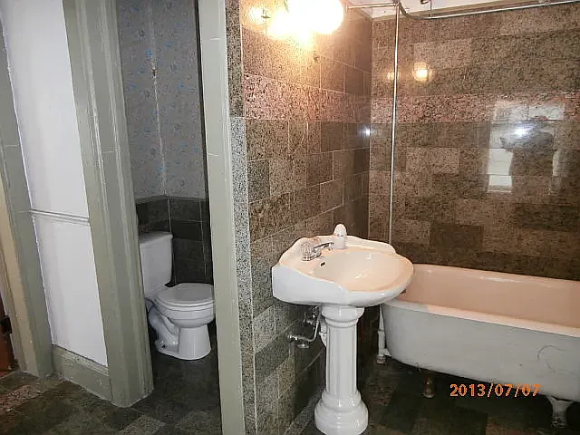 1624 N Van Buren St — Photo 6