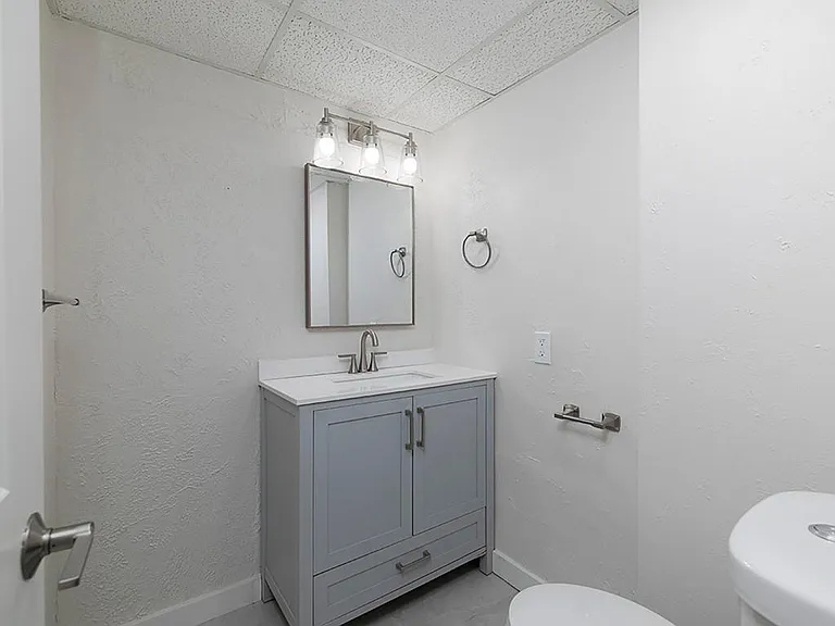2506 Kingsley Dr NE — Photo 21