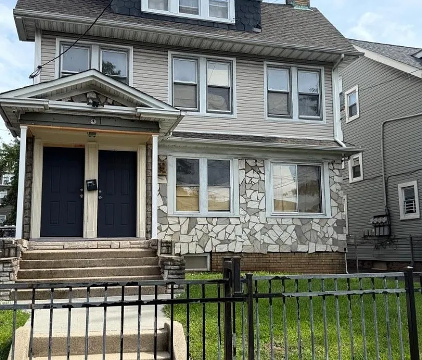 91 Lyons Ave