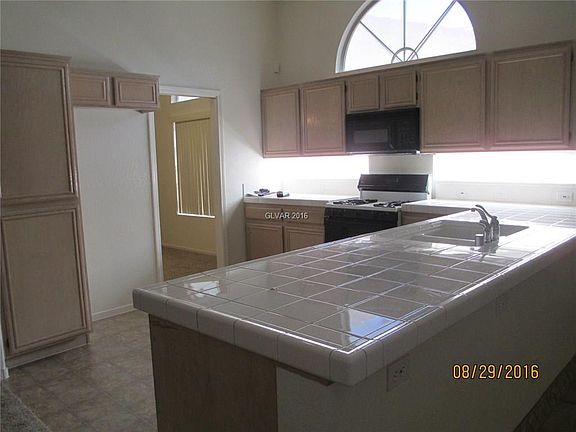 4th image of 6441 Fisher Ave