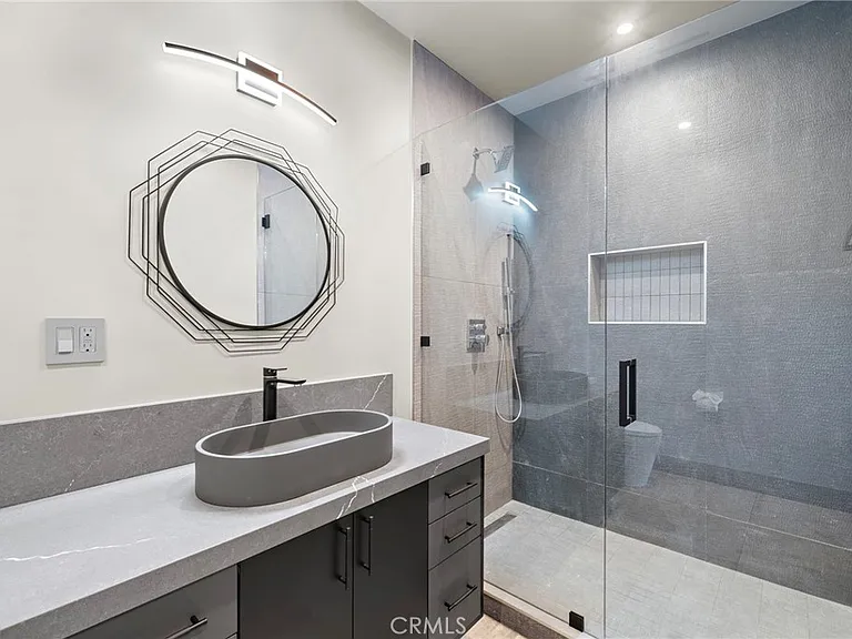 228 Hazel Dr — Photo 40