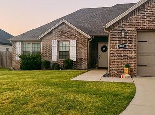 800 Bob Glen Cir, Centerton, AR 72719