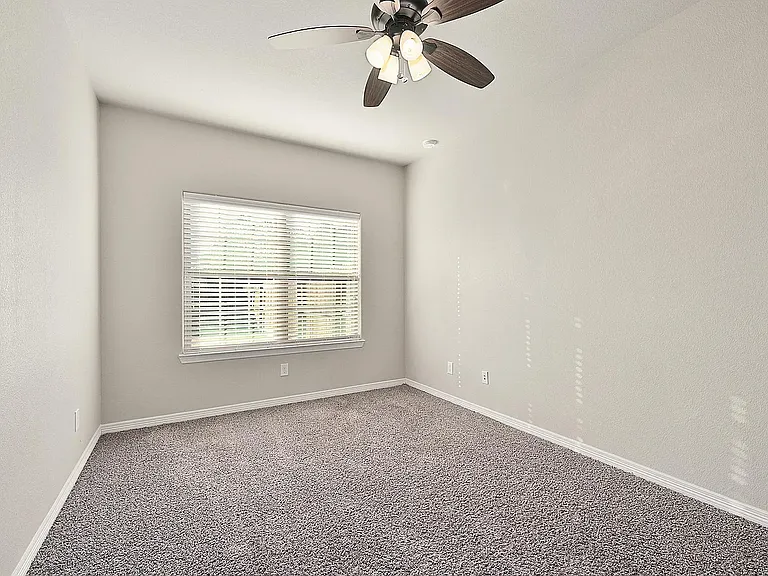 401 Ash St — Photo 11