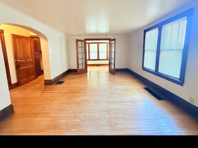 529 S Indiana Ave #2 — Photo 6