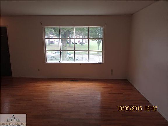 3rd image of 2520 Darien Dr