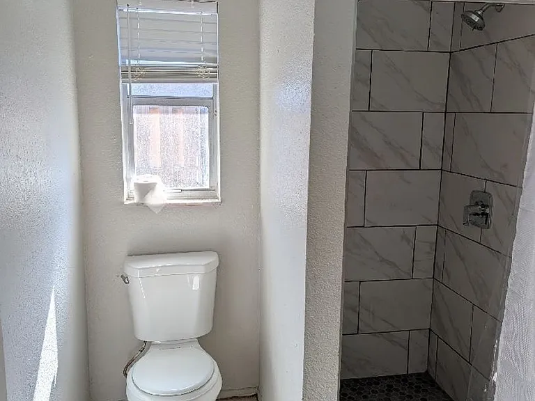 5607 20th St W — Photo 22