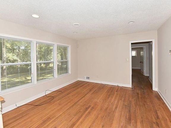3rd image of 2246 Whites Mill Rd