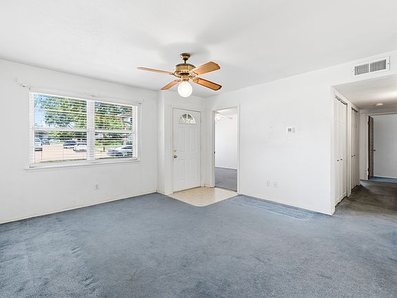 4th image of 2626 Rosewood Dr