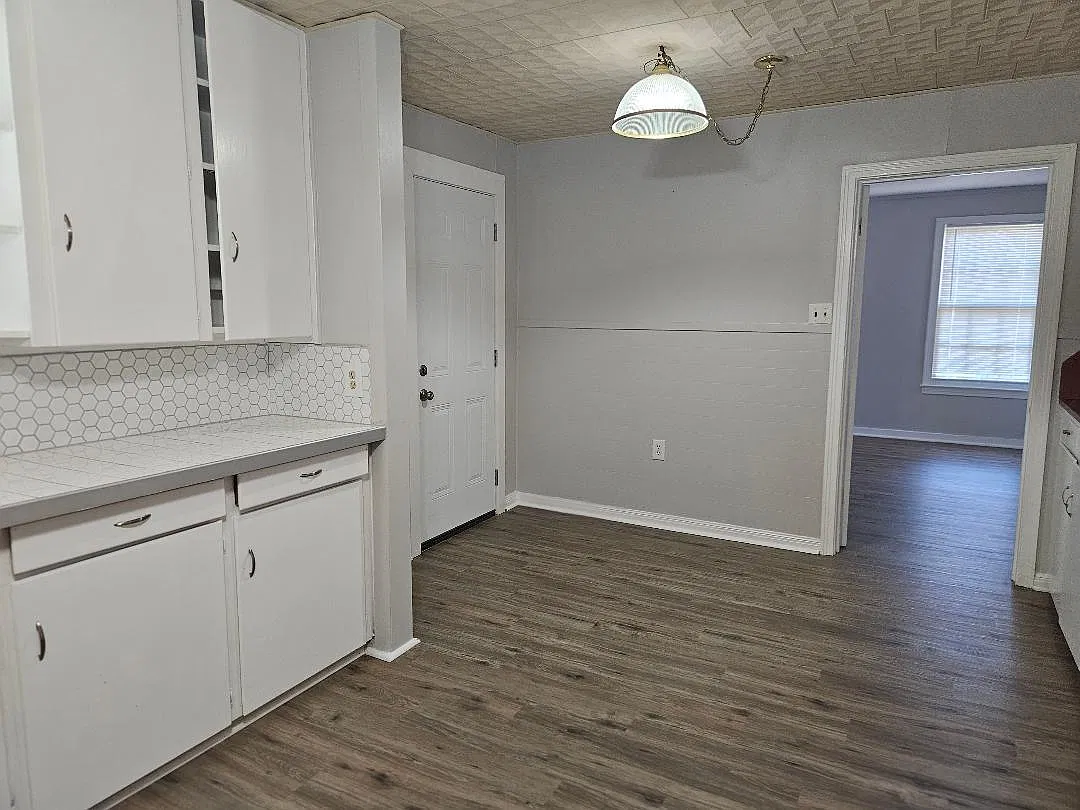 3 bed, 2.0 bath, 1476 sqft, $1,560 — Photo 4