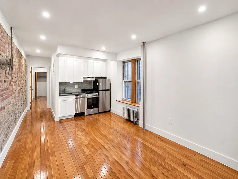 175 Pinehurst Ave #1E — Photo 3