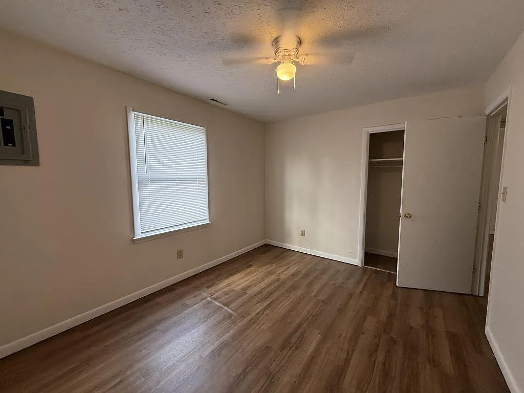 720 College Dr — Photo 4